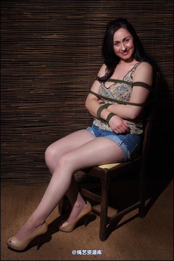 simplytied - Denim and contrast seams 第 9 张图片