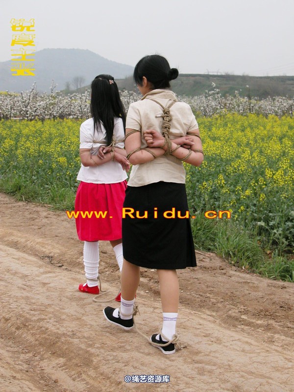锐度主张 - 婷婷和寒冰走在乡间小路上 第 40 张图片