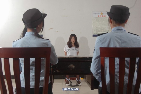 mj影视 - “毒妇终结者”之验明正身，绑缚刑场 第 4 张图片