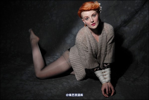 simplytied - RR in jumper and tights 第 10 张图片
