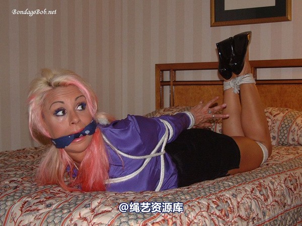 bondagebob - Stacy Burke Hotel room bound 第 25 张图片