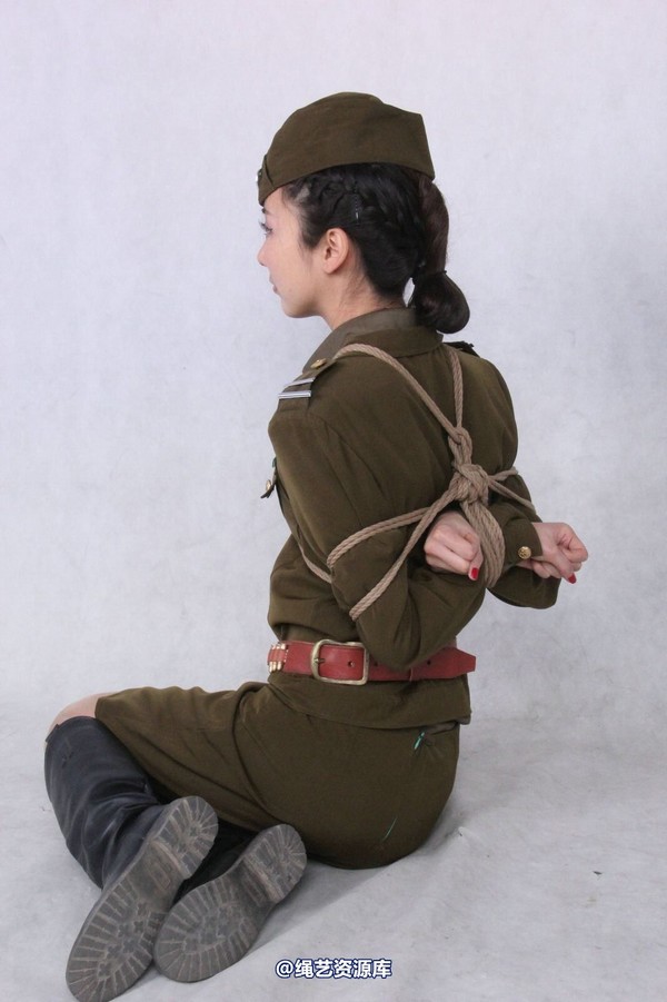 胜景山庄 - 230-惠丽军统服 第 9 张图片