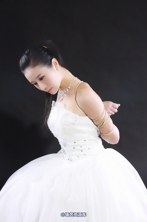 神艺缘 - 184-婚纱KB 第 50 张图片