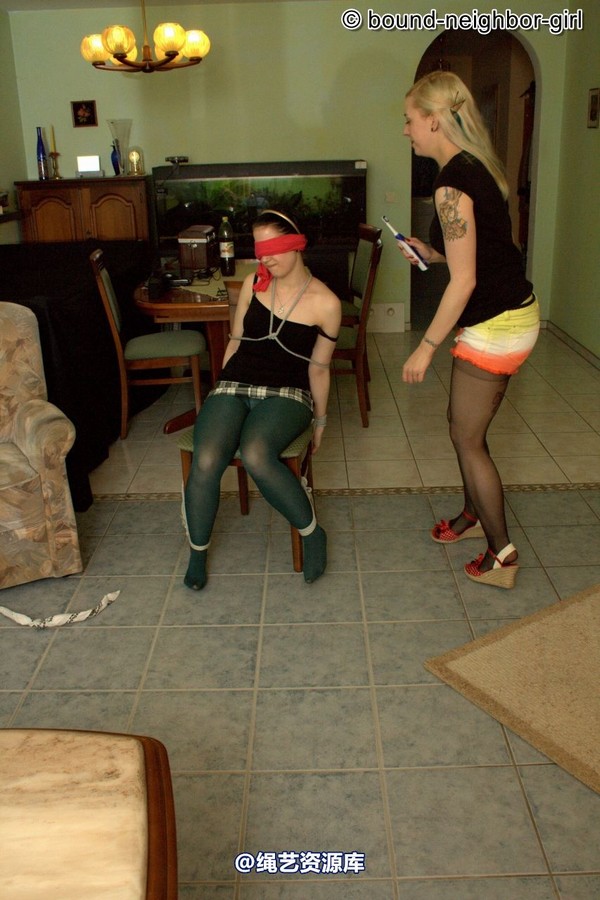 bound-neighbor-girl - Malin and Zora - Bondage 2 第 30 张图片