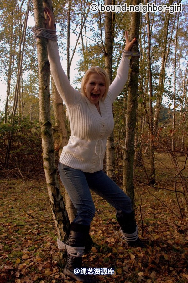 bound-neighbor-girl - Bambi - Tied up in the autumn woods Part 2 第 15 张图片