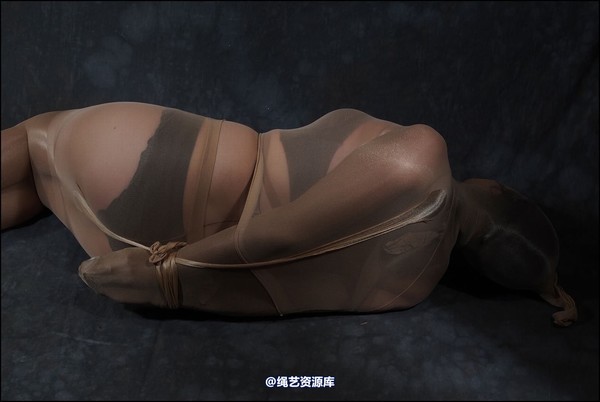 simplytied - A good friend encased 2 第 15 张图片
