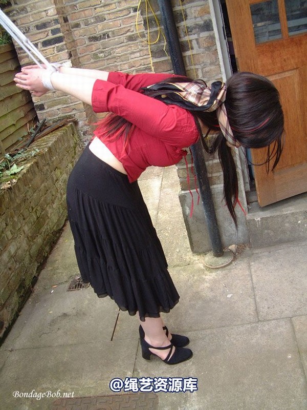 bondagebob - Lydia Tied Outdoors 第 69 张图片