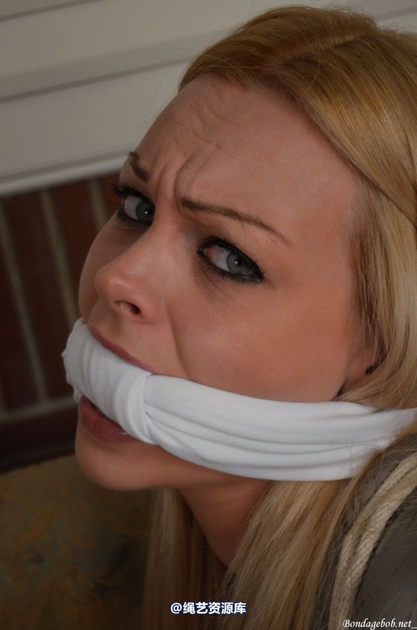 bondagebob - Martina Warren Open wide 第 48 张图片