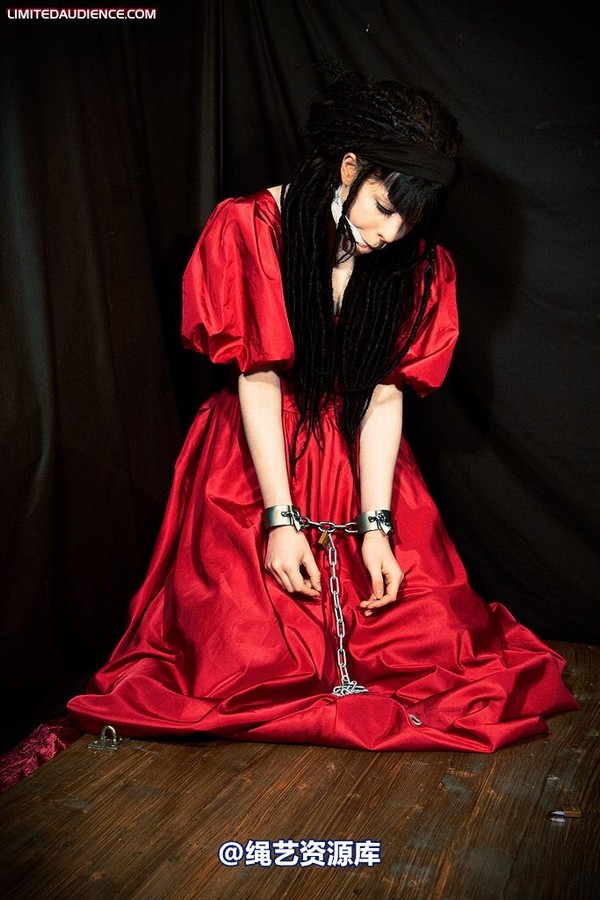 limitedaudience - 2009 catya lex eleven in the dungeon 第 34 张图片