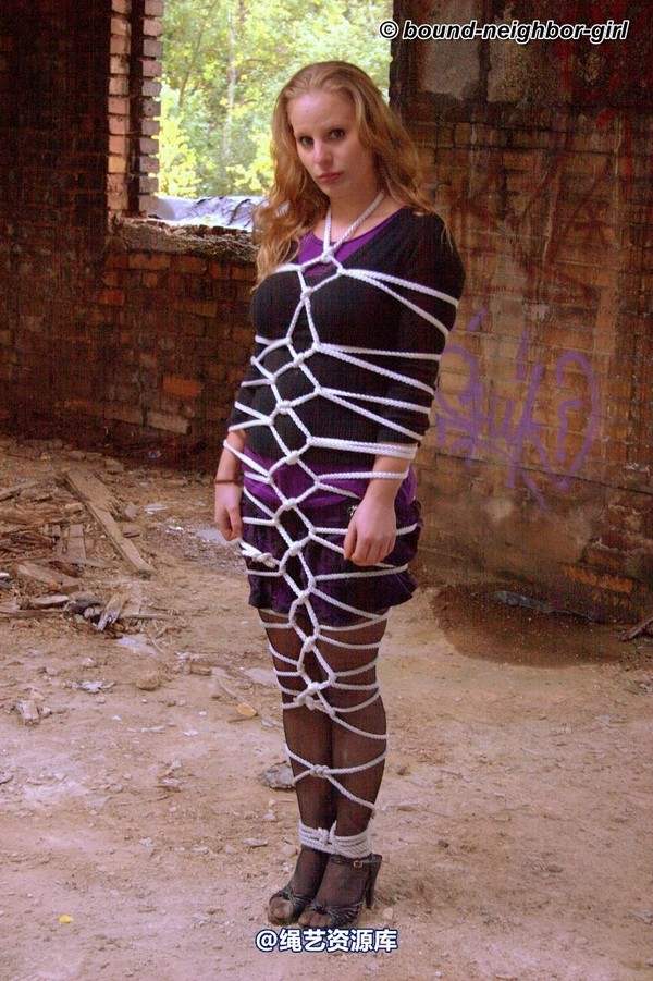 bound-neighbor-girl - Peggy - surprise in the ruins part 3 第 44 张图片