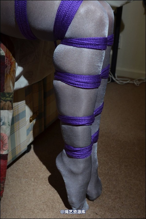 simplytied - Grey shine tights on T 第 23 张图片