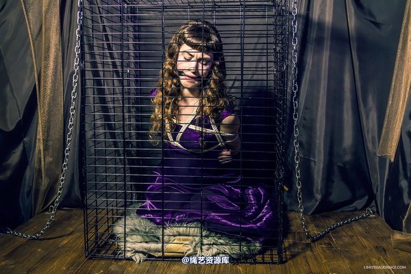limitedaudience - 2014 fay inside the cage 第 14 张图片