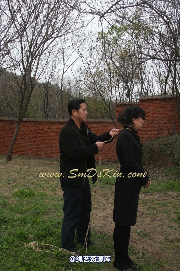 锐度主张 - 2009年第21期捆绑图（2009.4.26）3.28聚会，同好MM极限紧缚 第 23 张图片