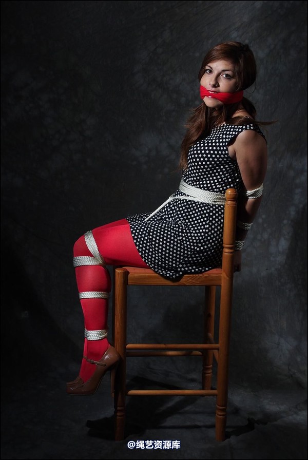 simplytied - She wanted to wear red tights 第 22 张图片