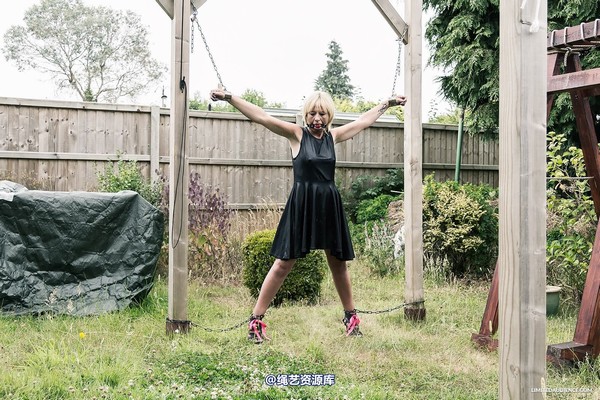 limitedaudience - 2014 kimmy louise powerless in chains 第 12 张图片