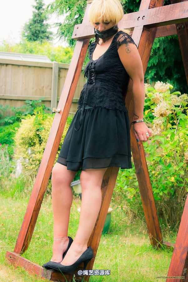 limitedaudience - 2014 kimmy louise cuffed to the cross 第 33 张图片
