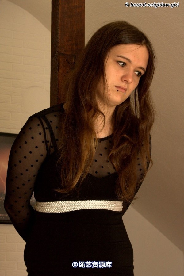 bound-neighbor-girl - Guest Romy - For the first time tied up in the office 2 第 27 张图片