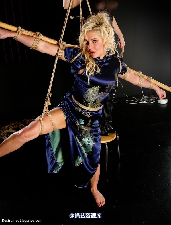 restrainedelegance - Hannah's First Suspension 第 83 张图片
