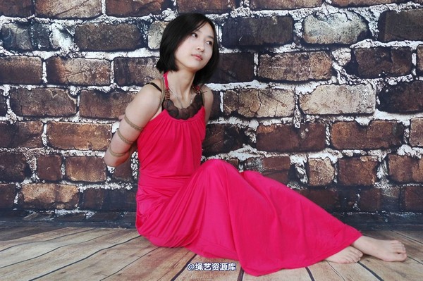 唯美之家 - 白雪红裙 第 10 张图片