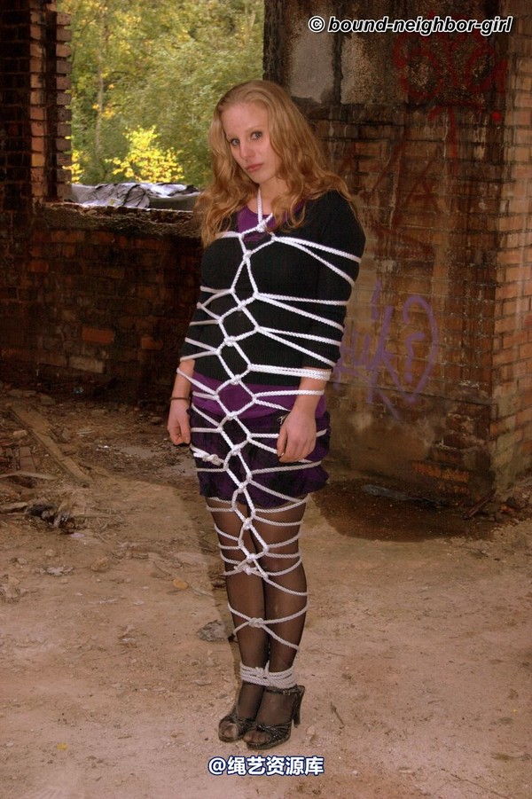 bound-neighbor-girl - Peggy - surprise in the ruins part 3 第 43 张图片
