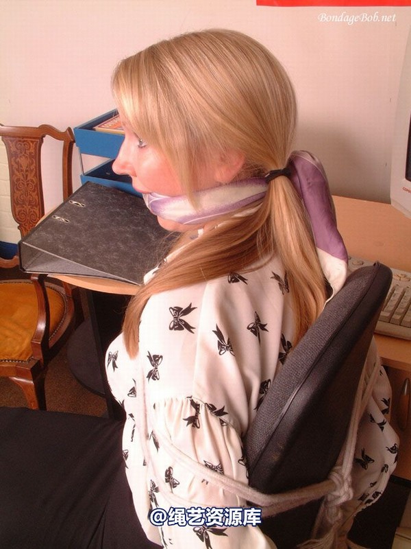 bondagebob - Missey Late at the office 第 72 张图片