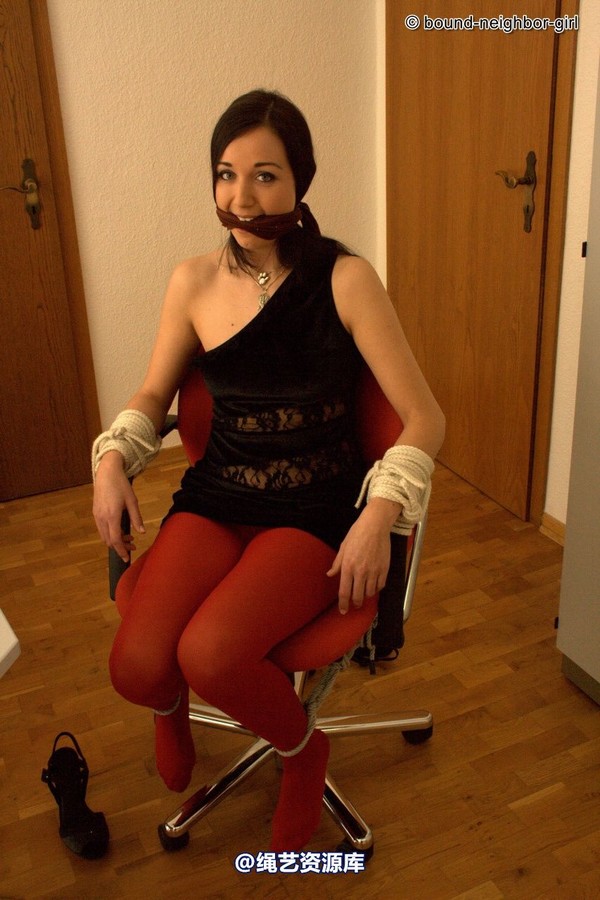 bound-neighbor-girl - Darline - Office bondage 3 第 18 张图片