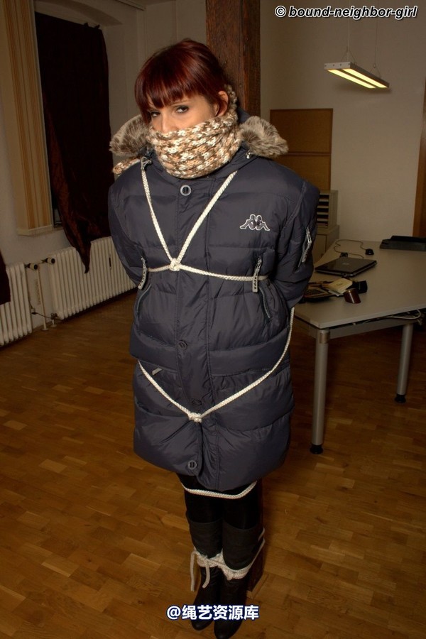 bound-neighbor-girl - Susan - Tied up in winter clothes 2 第 33 张图片