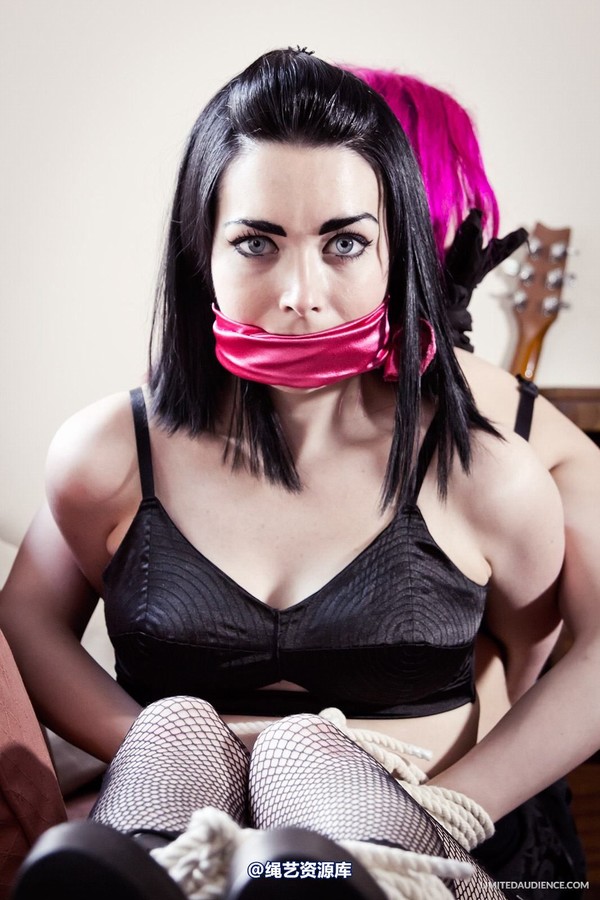 limitedaudience - 2013 elyssia lolly captives in crime 2 第 29 张图片