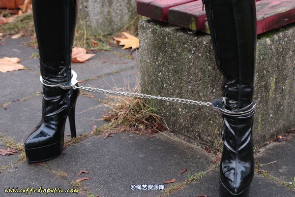 girlsinsteel - Having fun at the public place 第 37 张图片