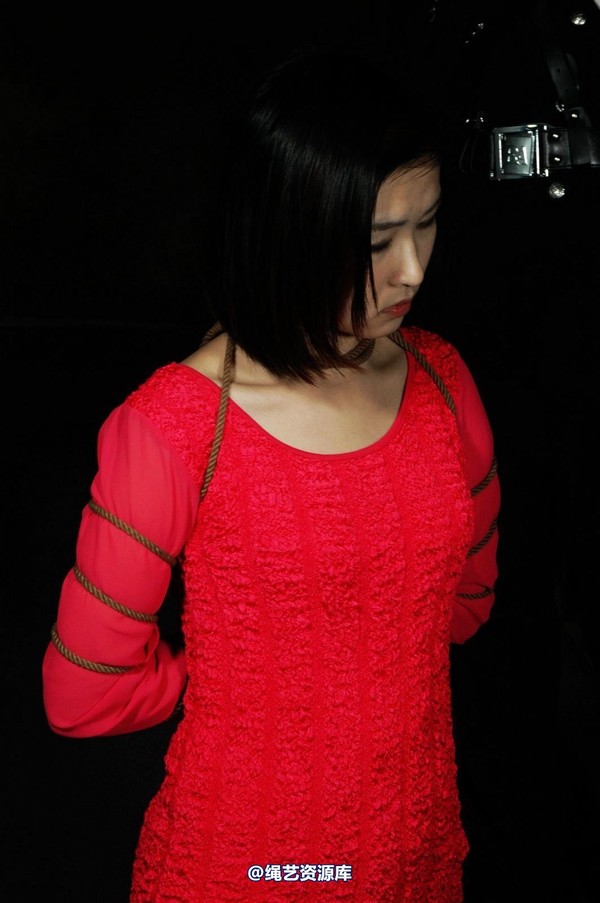 mj影视 - 梅晓枫―临刑捆绑2013-05-09 第 5 张图片