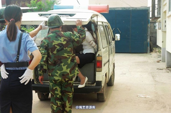 mj影视 - 血的代价刑前押送2013-08-26 第 116 张图片