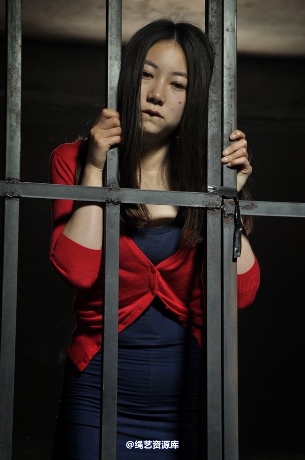 mj影视 - 车模梅晓雯 第 29 张图片