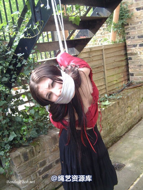 bondagebob - Lydia Tied Outdoors 第 74 张图片