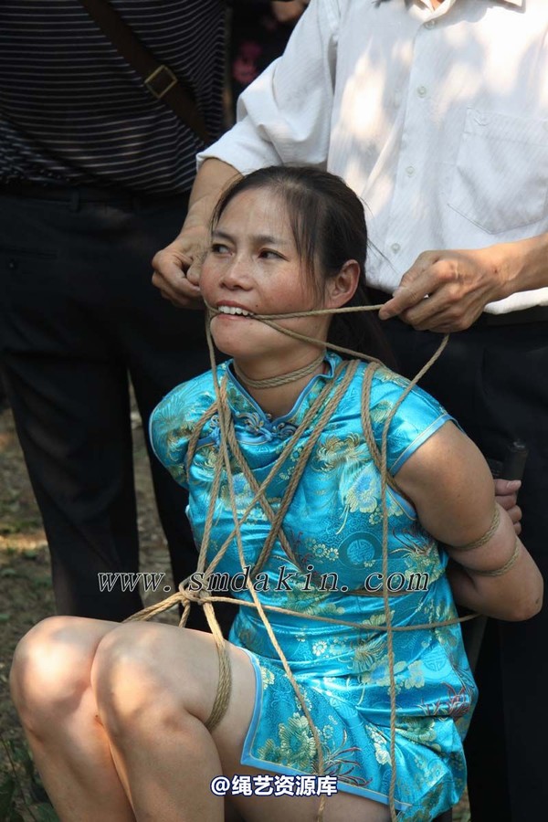 锐度主张 - 第六届锦绣江南-蓝旗袍椅绑女M会员：瓶儿 第 22 张图片