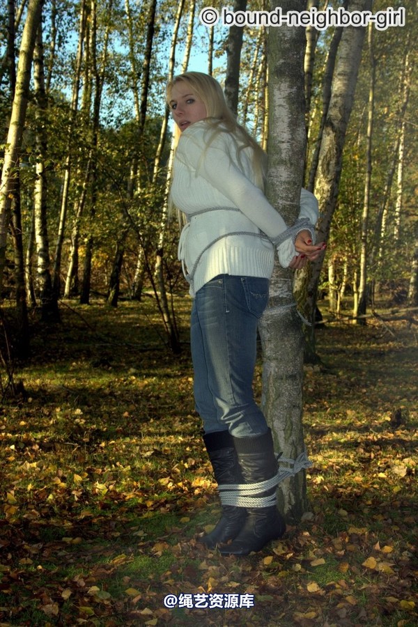 bound-neighbor-girl - Bambi - Tied up in the autumn woods Part 1 第 42 张图片