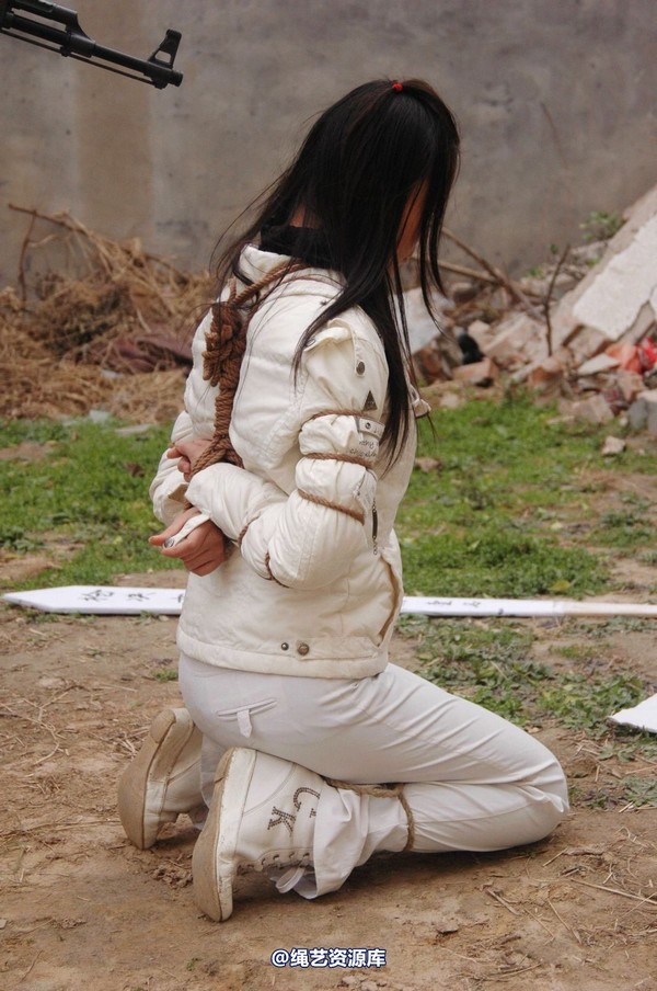 mj影视 - 安娜刑场2013-04-13 第 143 张图片