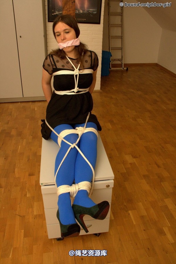 bound-neighbor-girl - Guest Romy - For the first time tied up in the office 3 第 51 张图片