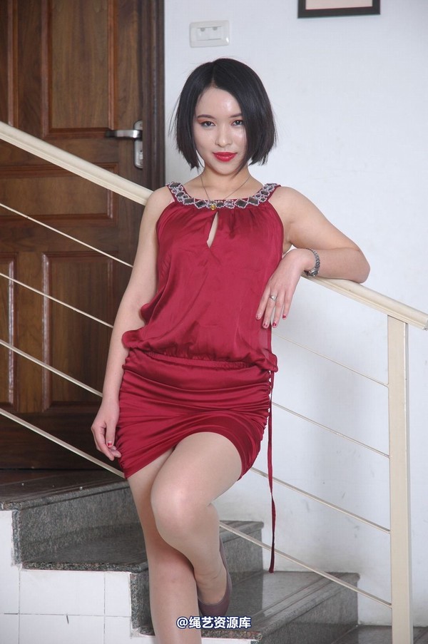 唯美之家 - 新模家欣红礼服 第 1 张图片