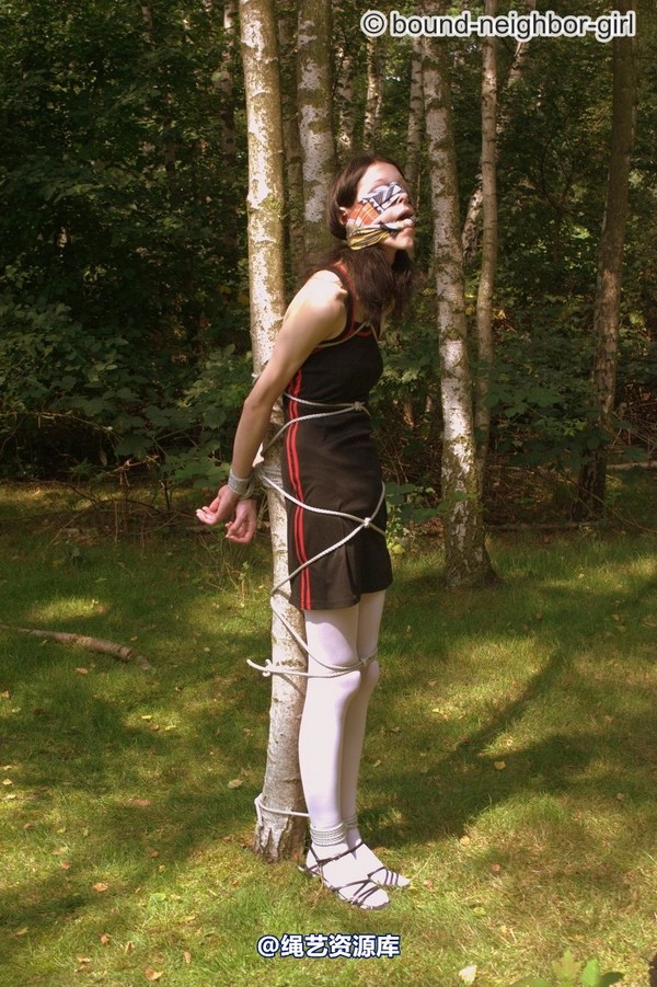 bound-neighbor-girl - Tanja - Tied up in the forest 2 第 46 张图片