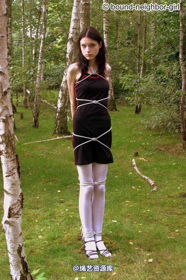bound-neighbor-girl - Tanja - Tied up in the forest 2 第 26 张图片