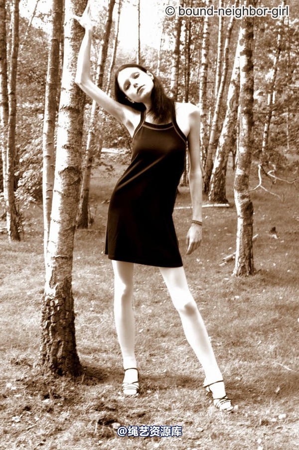 bound-neighbor-girl - Tanja - Tied up in the forest 2 第 16 张图片
