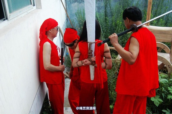 mj影视 - 血的代价-红罪衣刑场木驴斩－梅晓芳2013-08-26 第 35 张图片