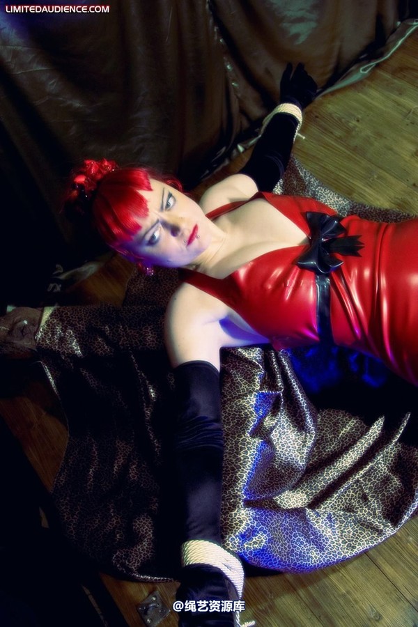 limitedaudience - 2010 raevan bound to a cross 2 第 6 张图片