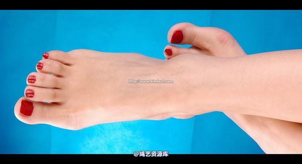 丽柜美束 - 2005-05-12 第 24 张图片