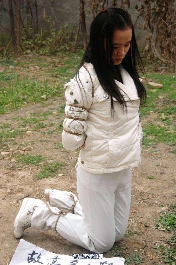 mj影视 - 安娜刑场2013-04-13 第 305 张图片