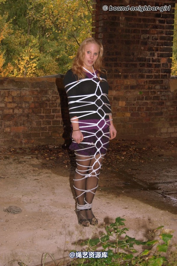 bound-neighbor-girl - Peggy - surprise in the ruins part 3 第 40 张图片