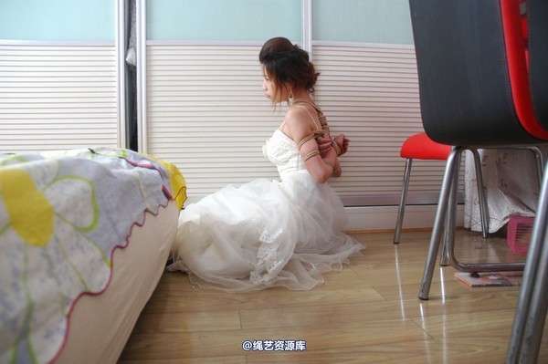唯美之家 - 丽莎婚纱捆绑2010-7-8 第 21 张图片
