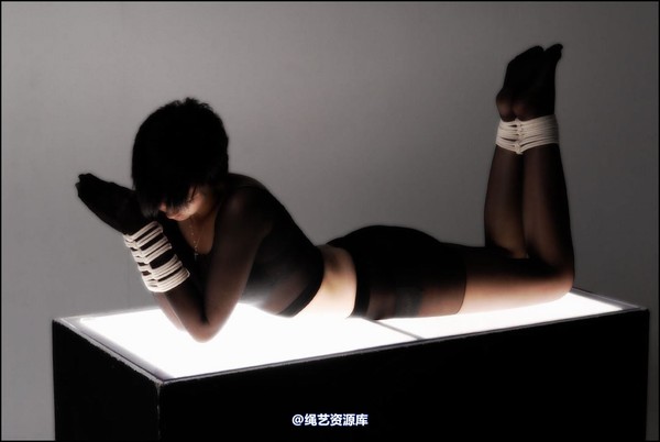 simplytied - Light box 第 12 张图片