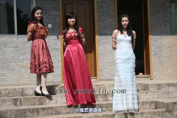 锐度主张 - 礼服三美 2模特：云若 蓉蓉 丝丝 第 20 张图片
