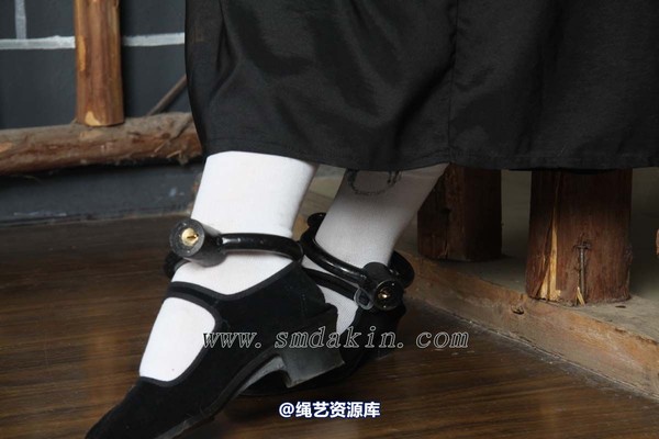 锐度主张 - 黑布鞋白袜镣铐模特：小芳 第 38 张图片